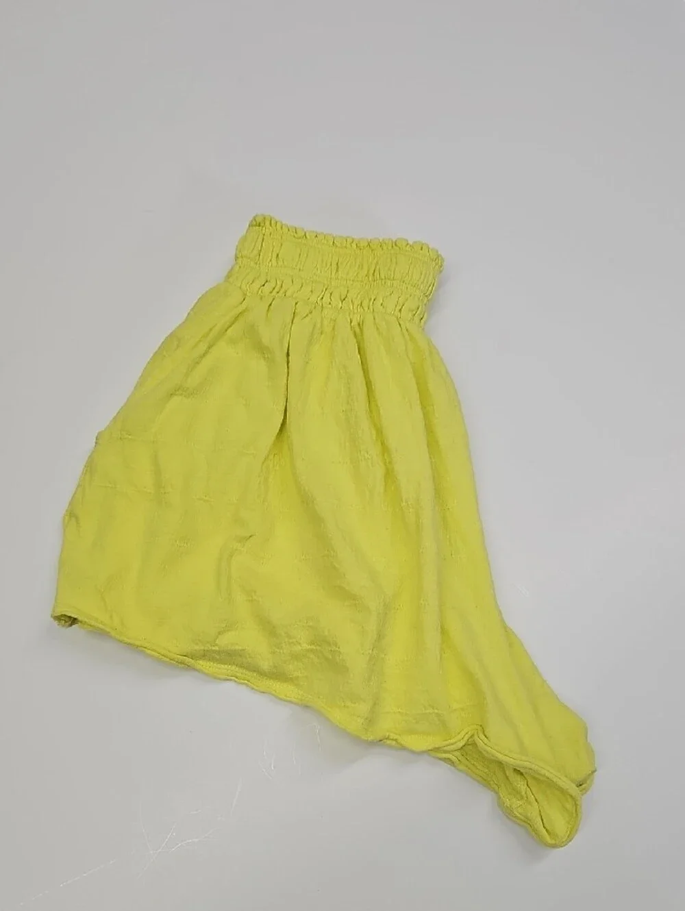 Anthropologie High-Waist Smocked Shorts in Lemon Size Small - Picture 5 of 5